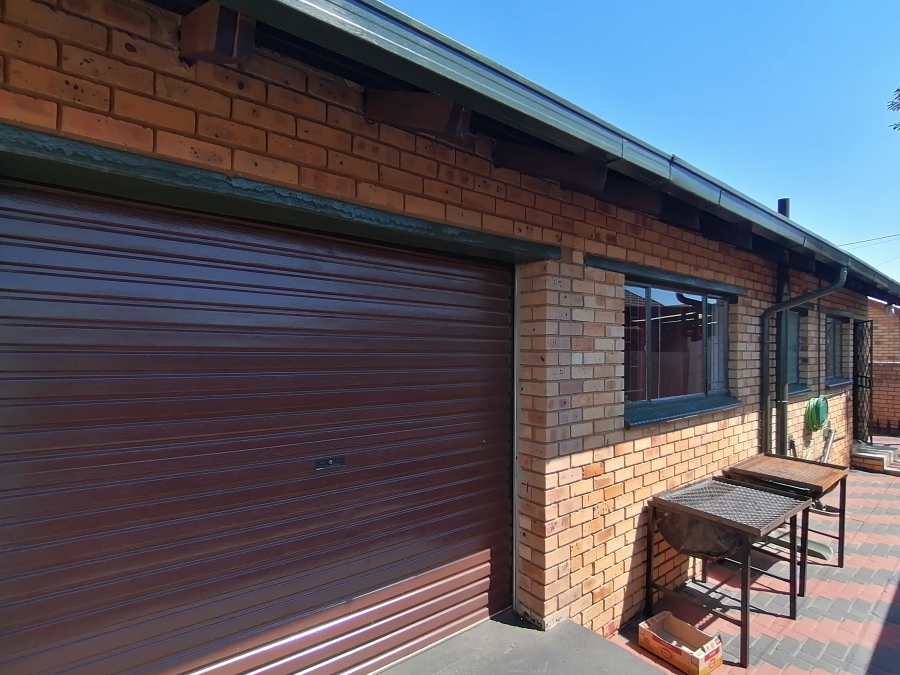 2 Bedroom Property for Sale in Kanana North West